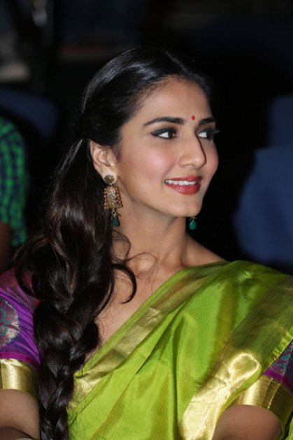 Vani-Kapoor-at-Aaha-Kalyanam-Audio-Launch